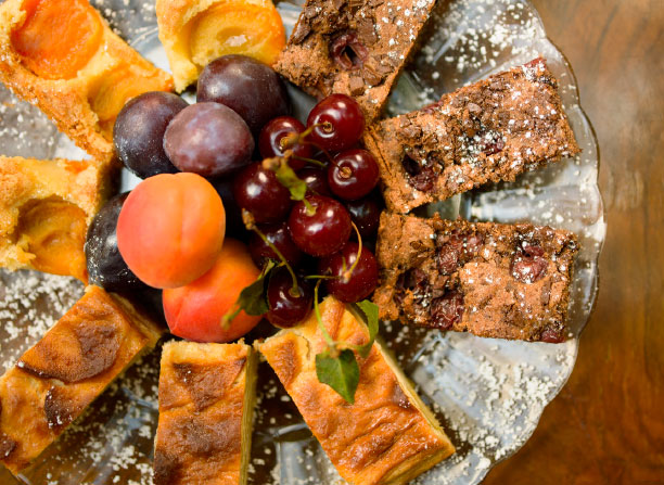 Topfentascherl, Apfelkuchen & mehr – Süßes aus Graz wie von Oma Süßspeisen bestellen in Graz – hausgemachte Kuchen und Mehlspeisen von DORET