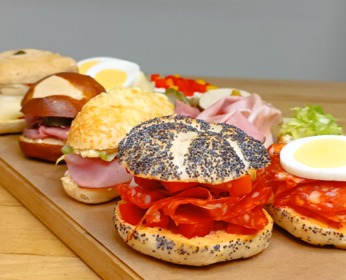 Die schönsten Brötchen in Graz online bestellen – direkt aus der Manufaktur Exklusive Brötchen aus Graz – handgemacht mit frischen Zutaten von DORET